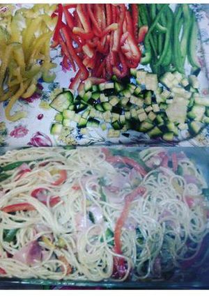 Una foto de Espagettis en ensalada