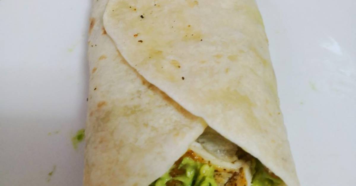Wrap de pollo con lechuga, tomate y palta Receta de Lizeth Blanco Cookpad