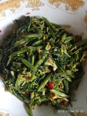 Cara Gampang Membuat Resep Tumis kangkung campur bunga pepaya yang Menggugah Selera Anti Ribet, Uenak Banget