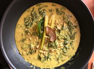 Gambar Masak Lemak Cili Padi Cendawan Sisir dan Pucuk Ubi