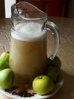Una foto de Agua de manzana🍏