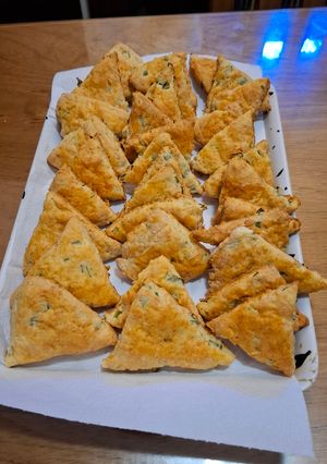 Una foto de Scones de queso y cebolla de verdeo