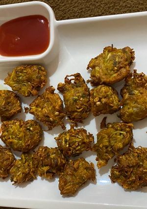 लौकी के पकौड़े (lauki ke pakode recipe in Hindi) रेसिपी मुख्य फोटो