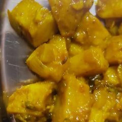 A picture of Aloo brinjal.