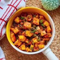 A picture of Dhaba style Dry Paneer.