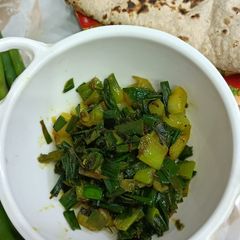 A picture of Onion Flower Stalk Vegetable.
