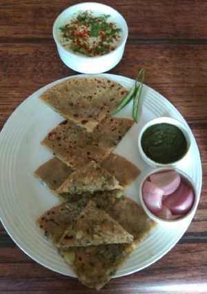 A picture of Aloo paratha.