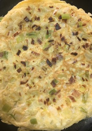 Una foto de Tortilla de ajos tiernos