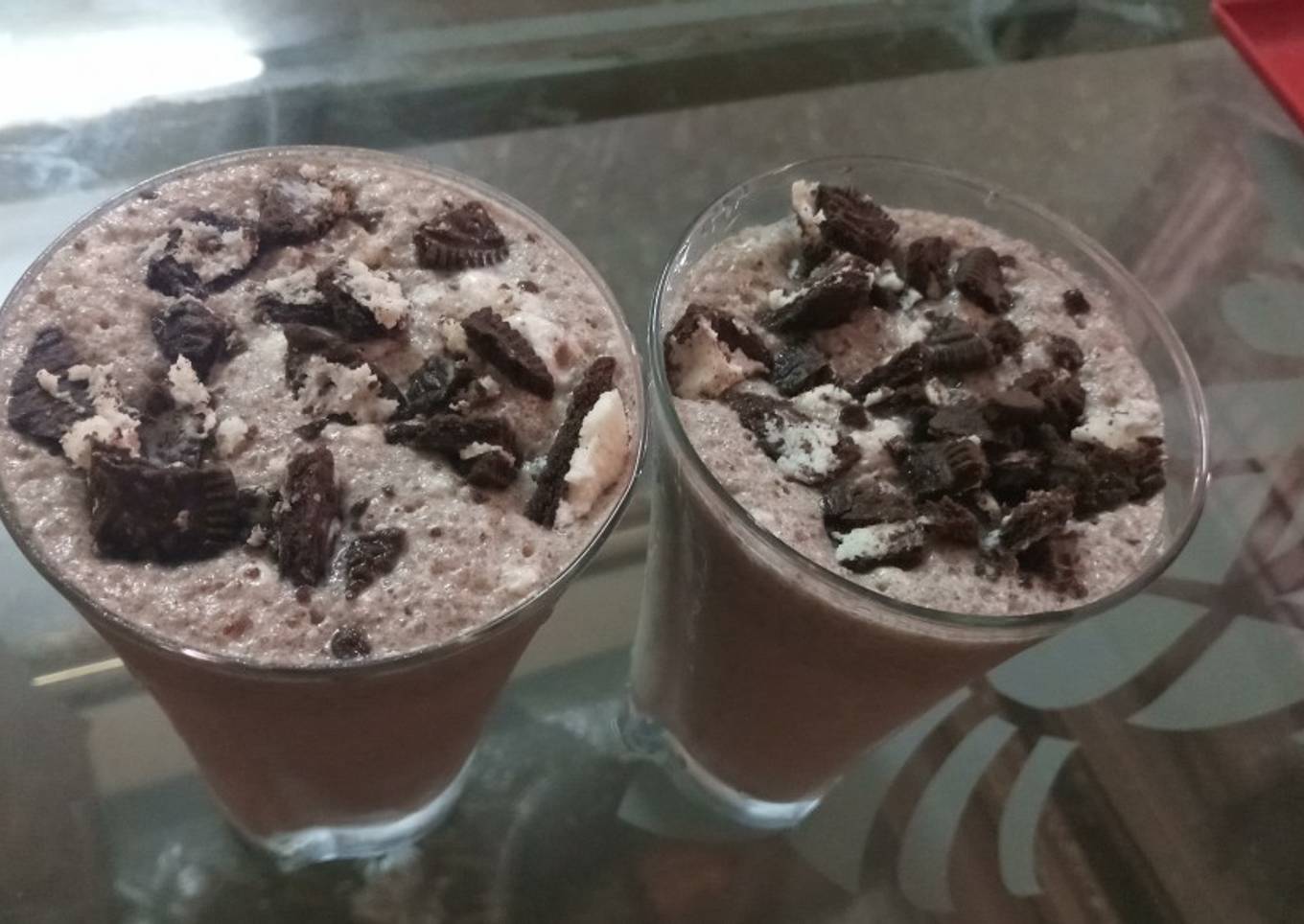 Oreos biscuits are best for kids here I made Oreo Shake