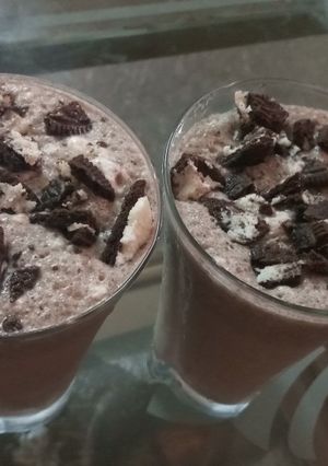 A picture of Oreos biscuits are best for kids here I made Oreo Shake.