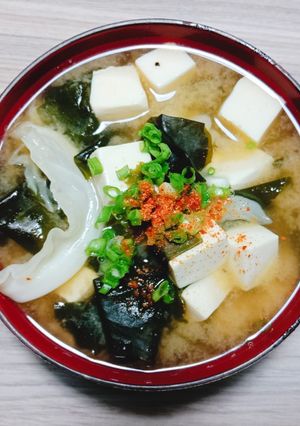 Hình của món Miso soups (kèm bắp cải).
