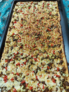 عکسی از دستور پیتزای مادرجون پز🍕🍕🍕🍕🍕