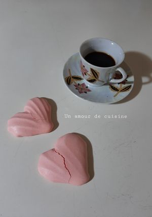 A picture of Heart Meringues ❤.