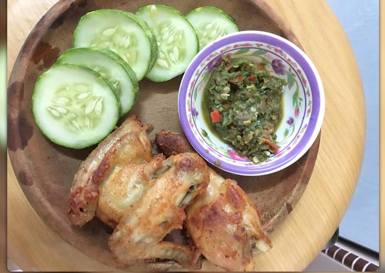 Resep Ayam goreng ungkeb bawang putih & kemiri, Enak Banget