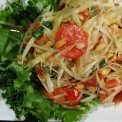 A picture of Thai Raw Papaya Salad.