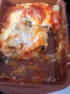Una foto de Macarrones grandes rellenos de carne picada o falsos canelones