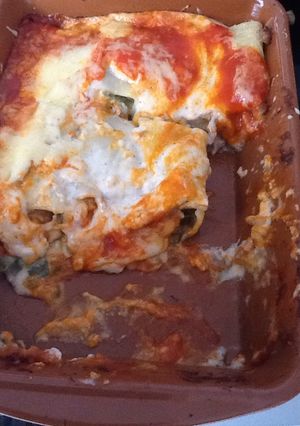 Una foto de Macarrones grandes rellenos de carne picada o falsos canelones