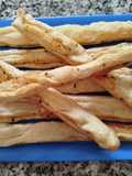 Palitos de hojaldre y parmesano que vuelan de lo ricos que están
