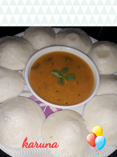 A picture of Idli sambar.
