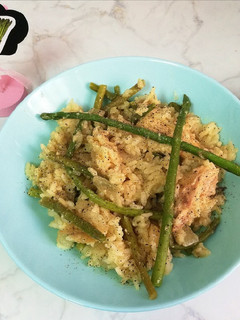 Una foto de Risotto de Espárragos Trigueros con Parmesano Vegano