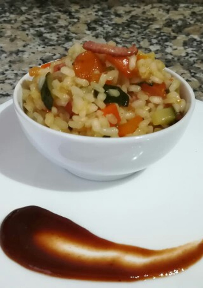 Una foto de Arroz con verduritas y bacon