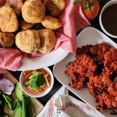 A picture of Khetapuri with Chicken Tikka.