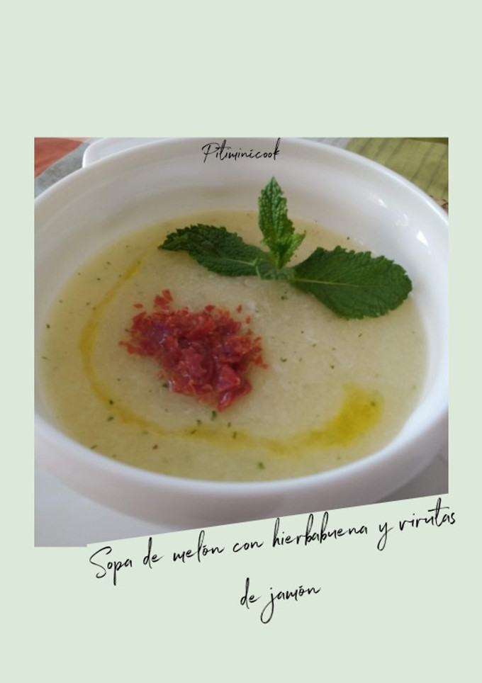 Una foto de Sopa de Melón con hierbabuena y virutas de jamón