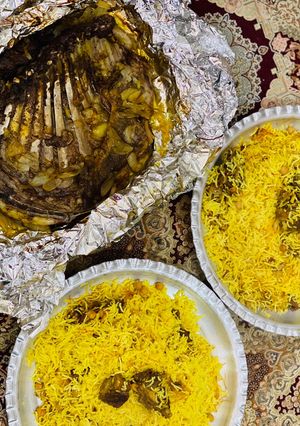 عکسی از دستور دنده داخل فر همراه برنج برياني