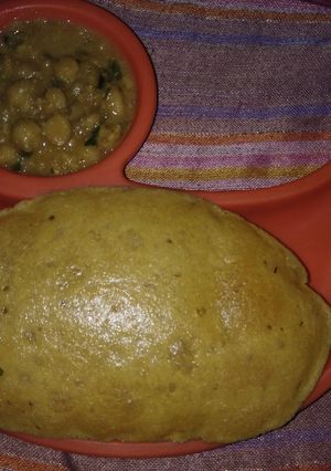 A picture of Wheat flour bhatura.