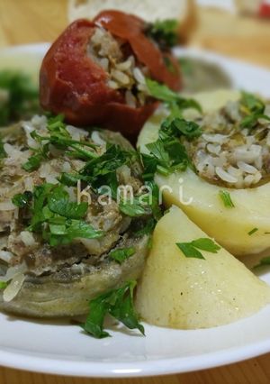 A picture of Stuffed Artichokes and Potatoes (Dolma Qarnoun wa Batata).