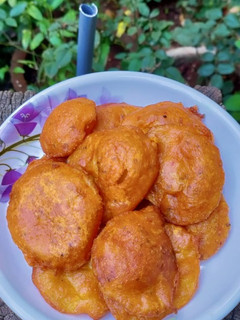 બટાકા ના ભજીયા (Bataka Bhajiya Recipe In Gujarati) રેસીપી મુખ્ય ફોટો
