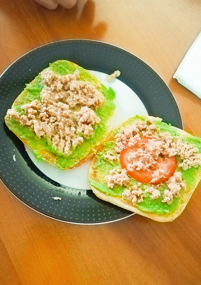 Una foto de Tostadas con guacamole