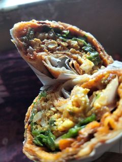 पनीर- एग फ्रॅंकी (Paneer Egg Frankie Recipe In Marathi) रेसिपी चे मुख्य फोटो