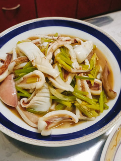 芹菜炒魷魚 的食譜成品照片