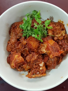 A picture of Kashmiri chicken.