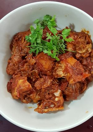 A picture of Kashmiri chicken.