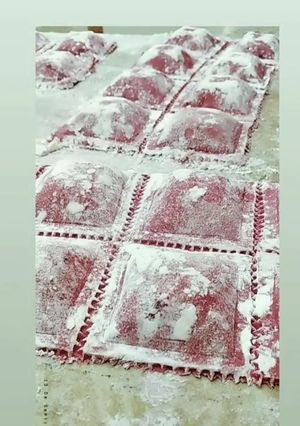 Una foto de Raviolones con masa de remolacha (sin tacc)