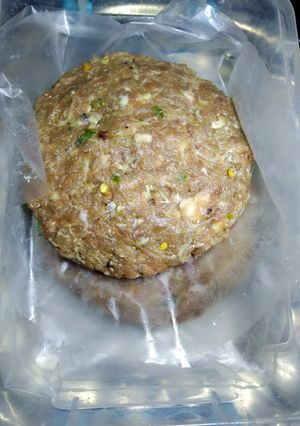 A picture of Make & Freeze Burger patty.