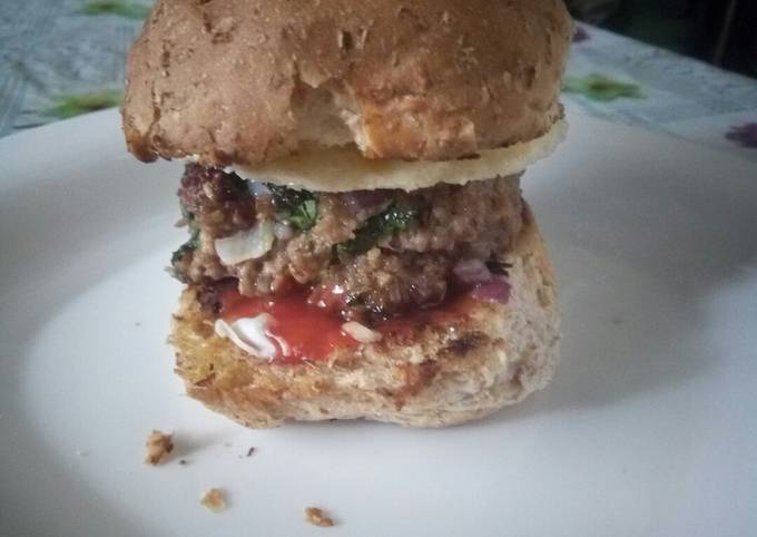 DIY beef burger with egg