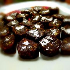 A picture of Anjeer rolls.