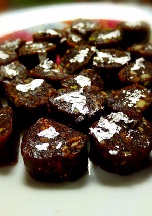A picture of Anjeer rolls.