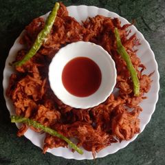 A picture of Onion pakoda.