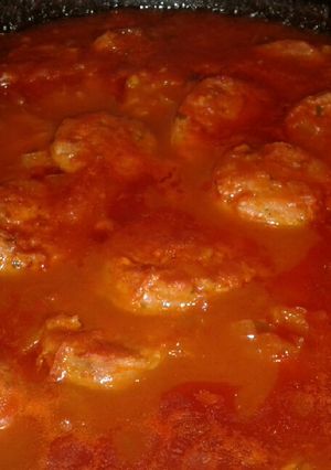 Una foto de Chorizos a la pomarola