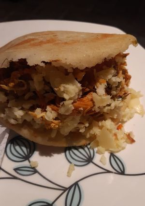 Una foto de Arepa rellena