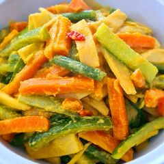 A picture of ACAR KUNING (Yellow Pickle).