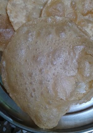 पूरी (poori recipe in Hindi) रेसिपी मुख्य फोटो