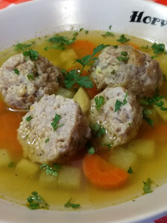 Zöldséges húsgombóc leves recept fotója