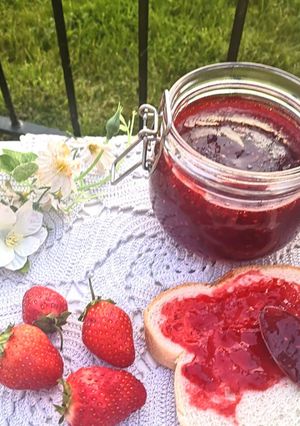 A picture of Strawberry Jam.