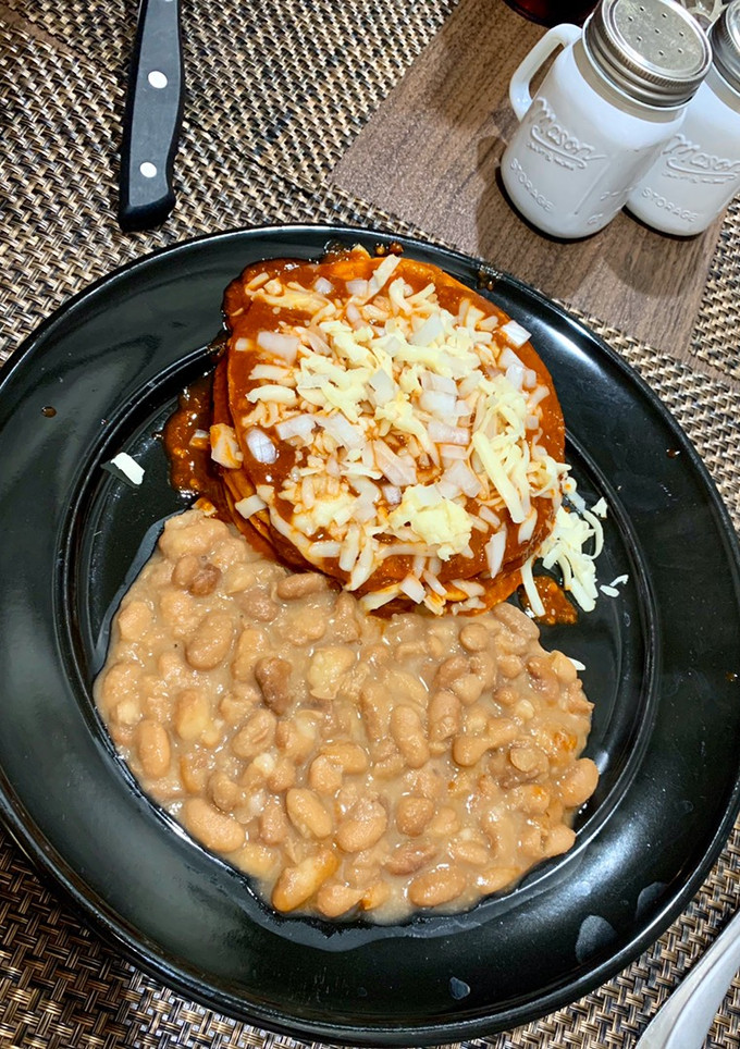 Una foto de Enchiladas rojas