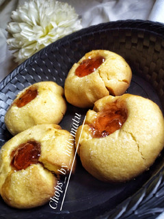 A picture of Thumbprint cookies (jam cookies).